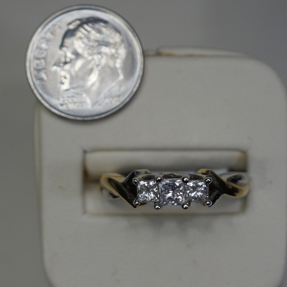 14KTT Gold 3/4 carat 3-Stone Genuine Diamond Ring - Picture 6 of 6